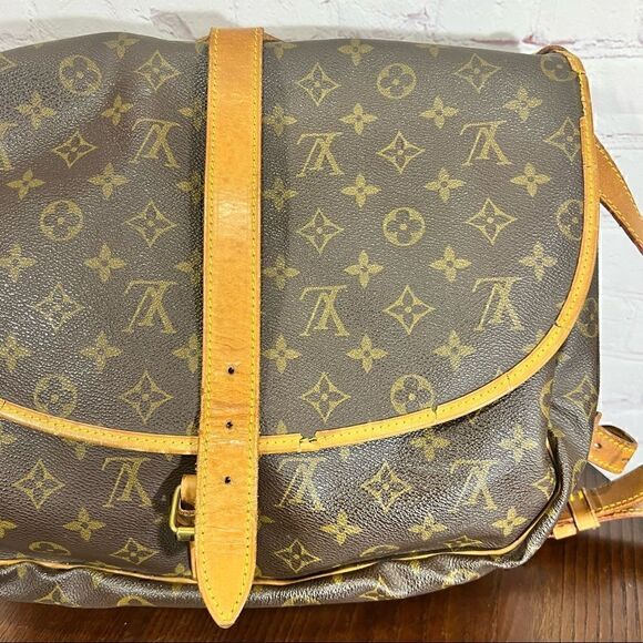 LOUIS VUITTON Classic Unisex Monogram Saumur 35 Cross Body bag Vintage 1992 - Picture 16 of 17